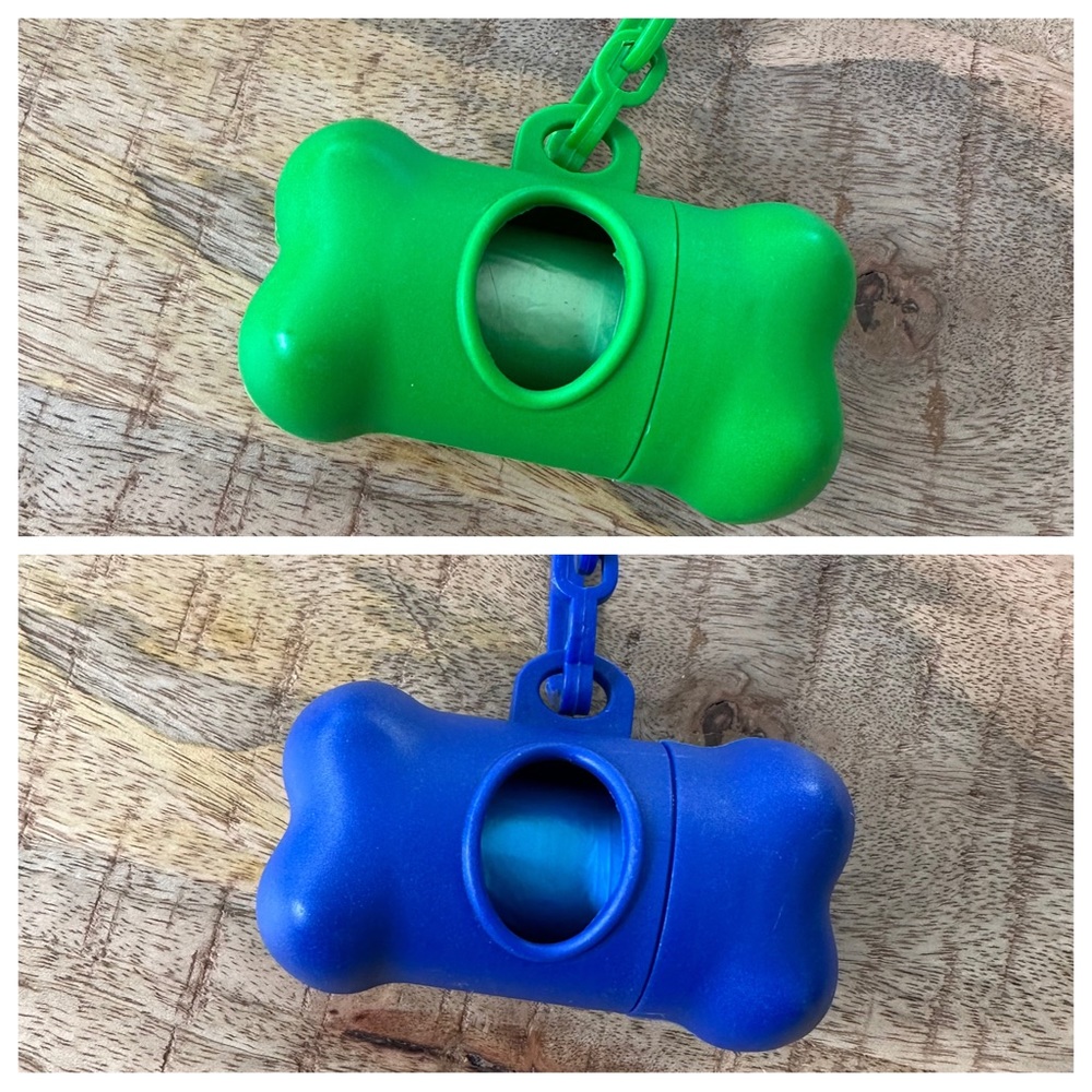 2 Pack Dog Poop Trash Bag Holder Dispenser Bone Shaped and Waste Bags New